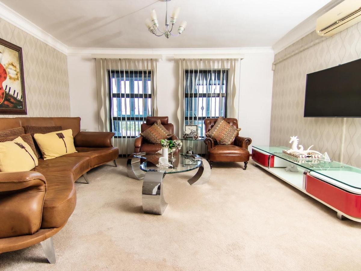 מטונזיני Royal Guesthouse מראה חיצוני תמונה