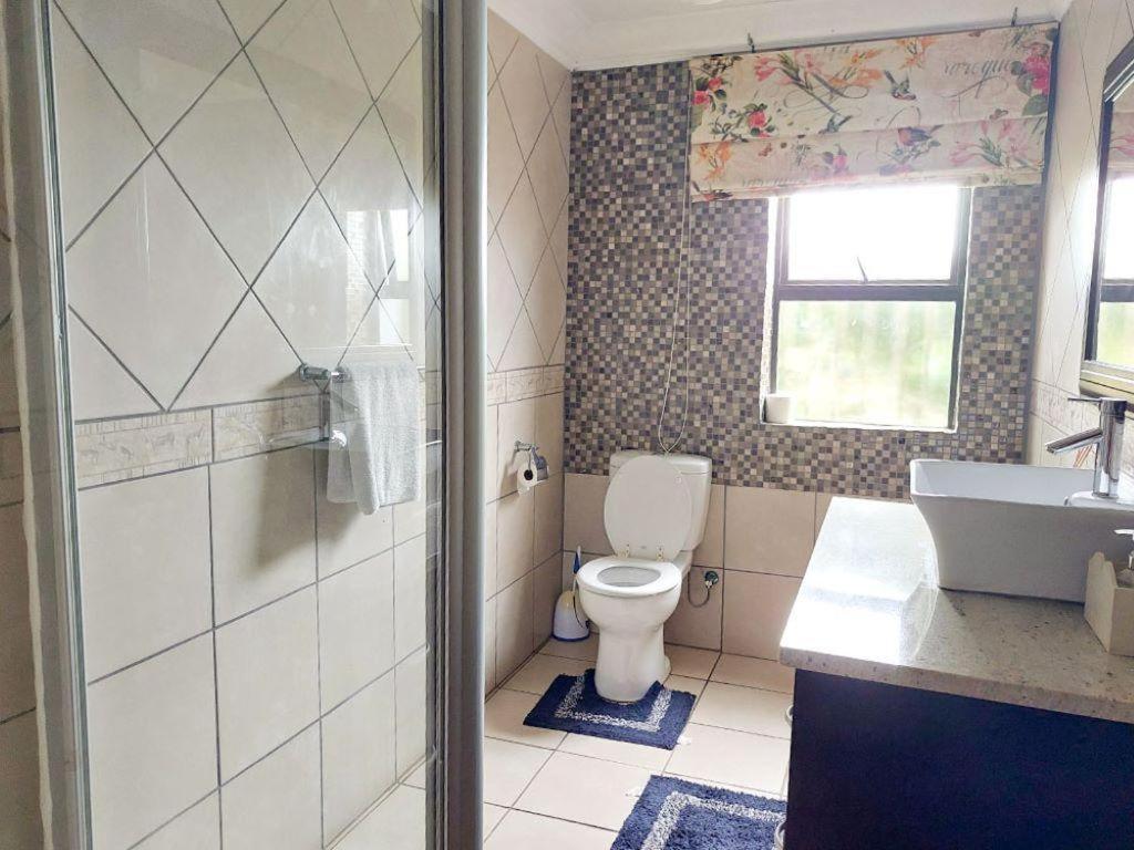 מטונזיני Royal Guesthouse חדר תמונה
